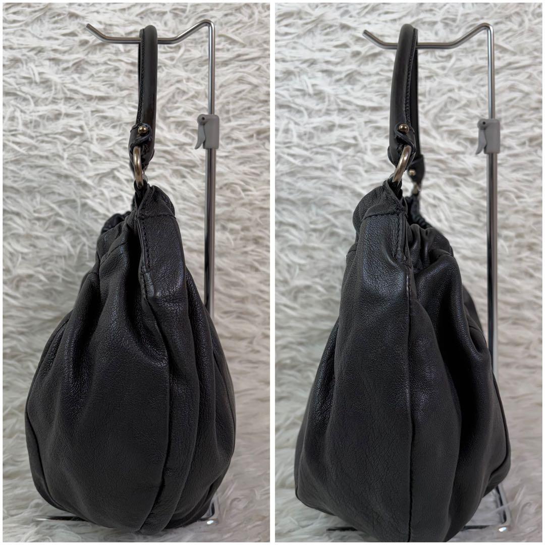 美品✨フェラガモ ワンショルダーバッグ ヴァラリボン レザー ブラック ホーボー