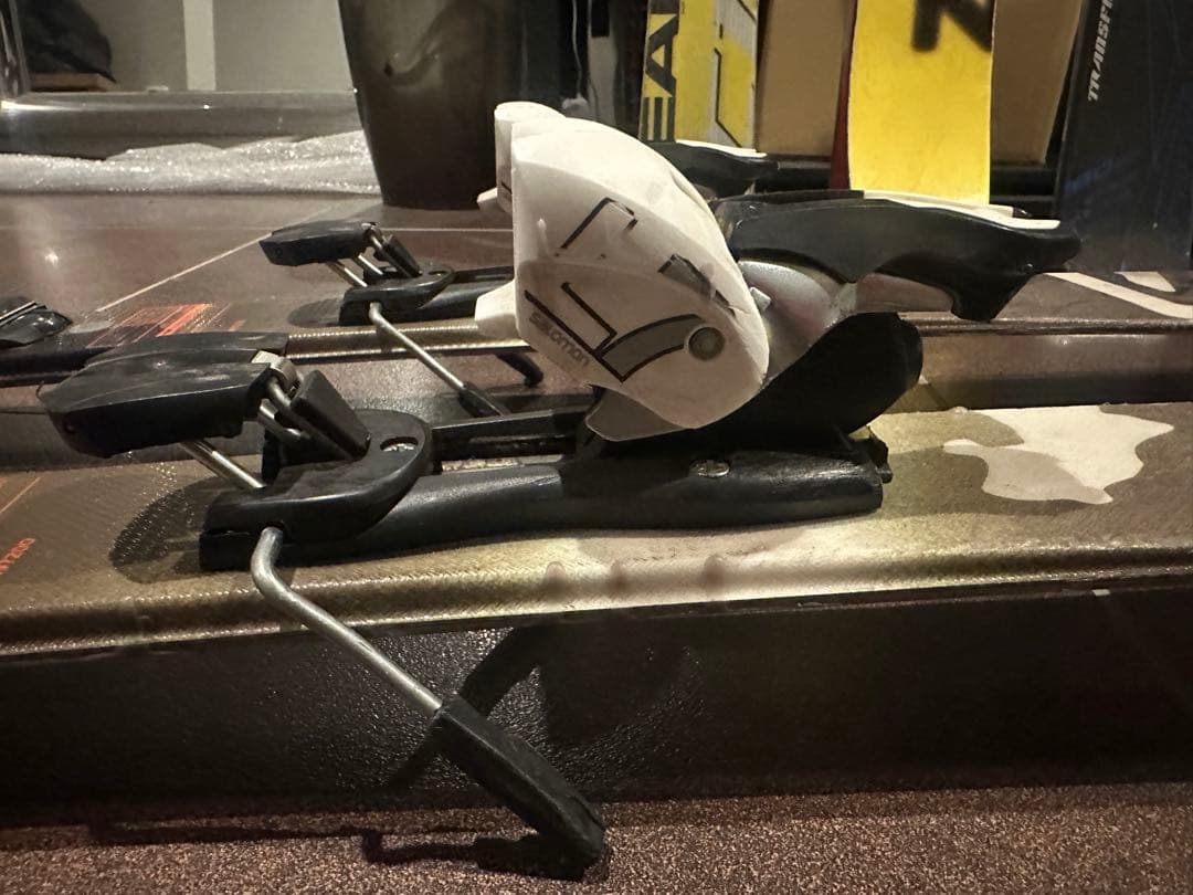 Salomon suspect 140cm スキービンディング