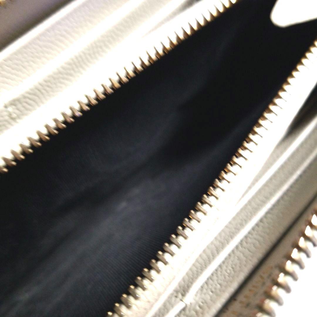 SAINT LAURENT カサンドラ　Vステッチ　キルティング長財布