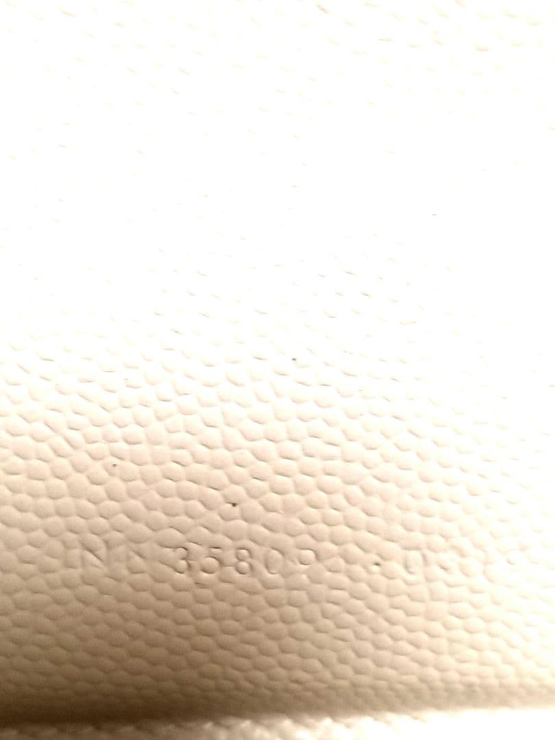 SAINT LAURENT カサンドラ　Vステッチ　キルティング長財布