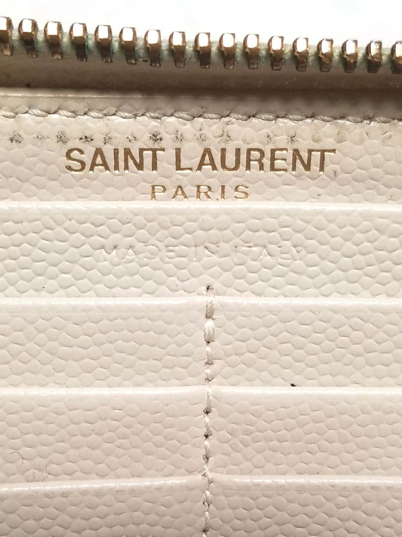 SAINT LAURENT カサンドラ　Vステッチ　キルティング長財布
