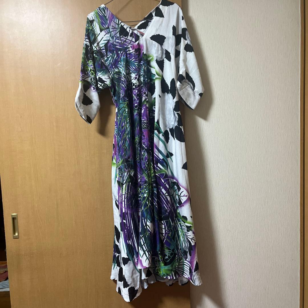 タイムセールします！YOKANG植物柄 7分袖ワンピース