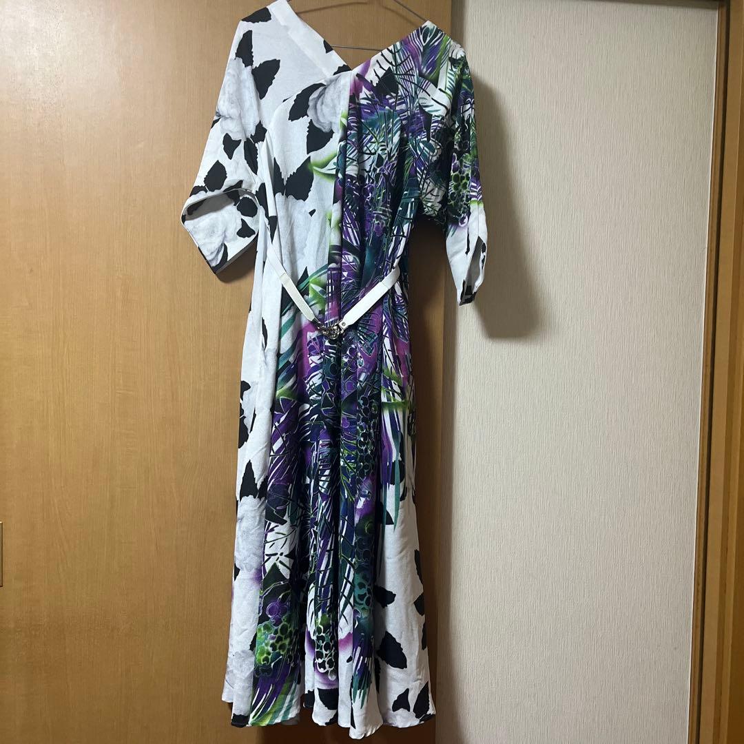 タイムセールします！YOKANG植物柄 7分袖ワンピース