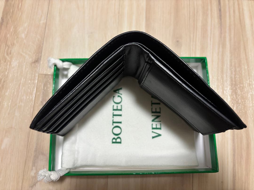 まる　Bottega Veneta 二つ折り財布