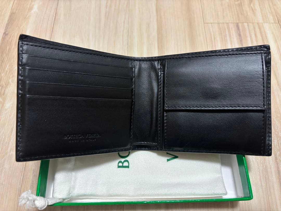 まる　Bottega Veneta 二つ折り財布