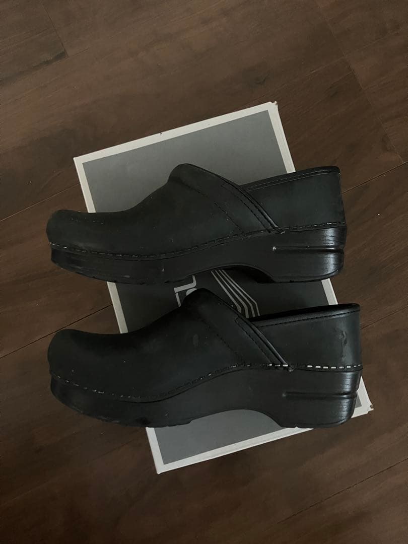極美品 dansko ダンスコ プロフェッショナル オイルドブラックレザー 37