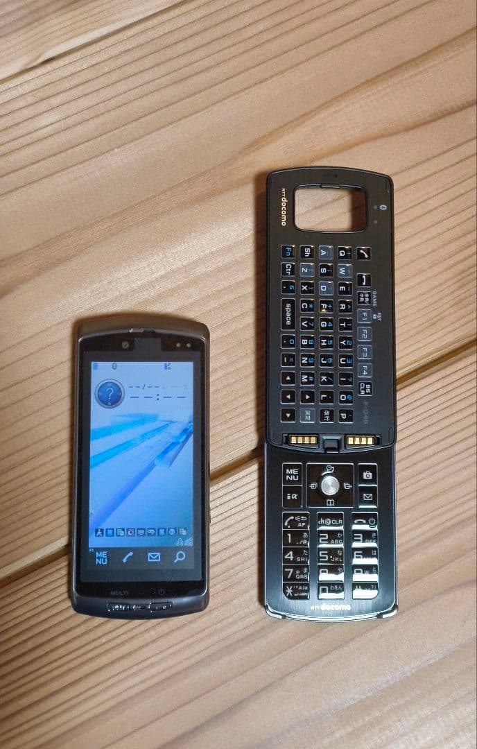 【新品未使用】レア　セパレート型携帯　docomo　FOMA F-04B