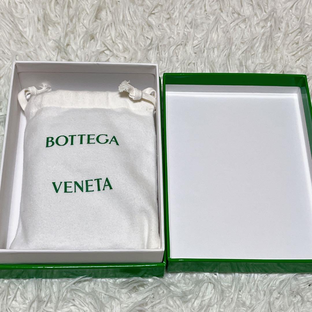 極美品　ボッテガヴェネタ 二つ折り財布　カセット イントレチャート