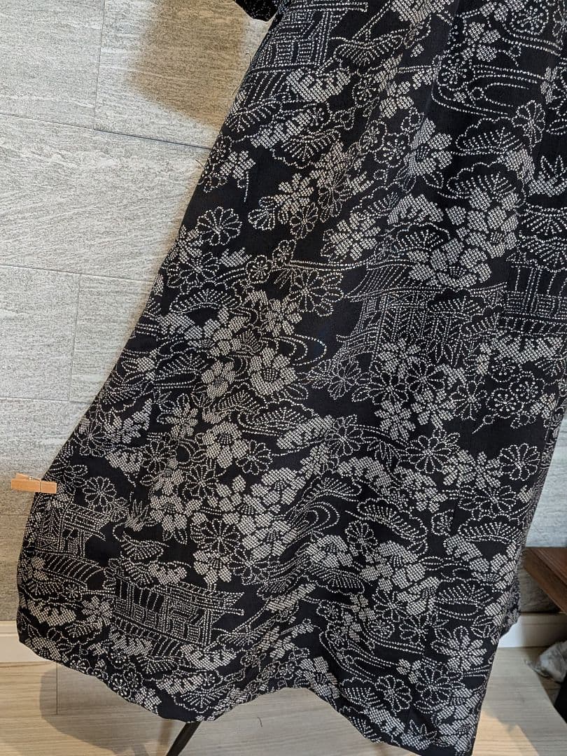 A262着物リメイク黒地正絹小紋Aラインワンピース★リボン・ブローチ