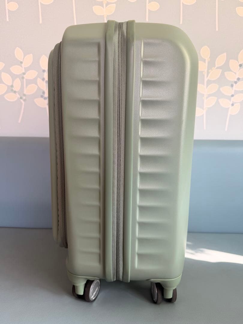 AMERICAN TOURISTER 38L/43L Sサイズ　スーツケース