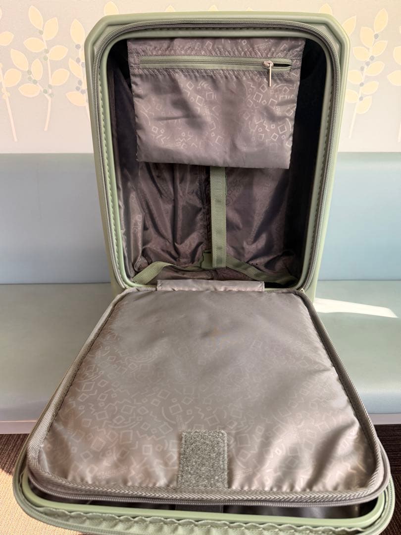 AMERICAN TOURISTER 38L/43L Sサイズ　スーツケース