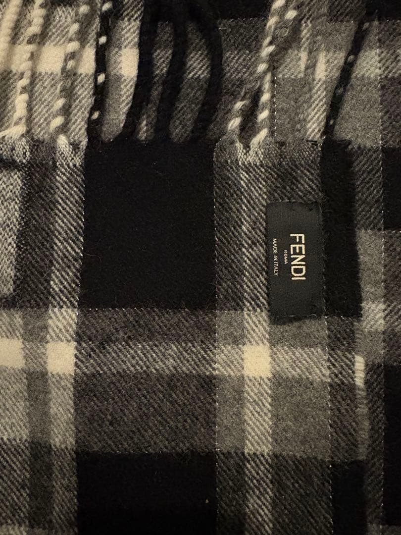 Fendi チェック柄マフラー