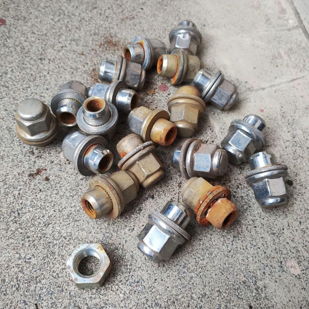 トヨタ プリウス 純正 ホイール タイヤ