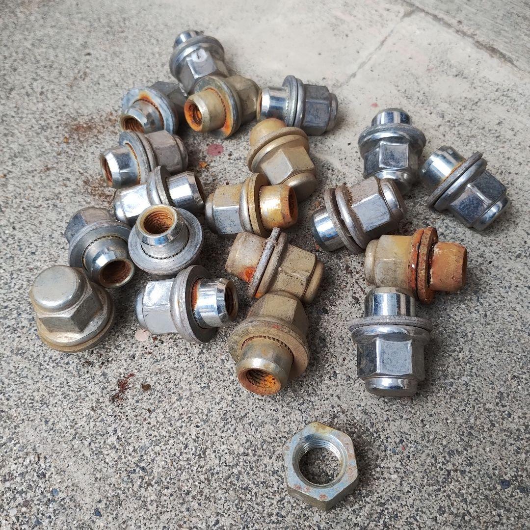 トヨタ プリウス 純正 ホイール タイヤ