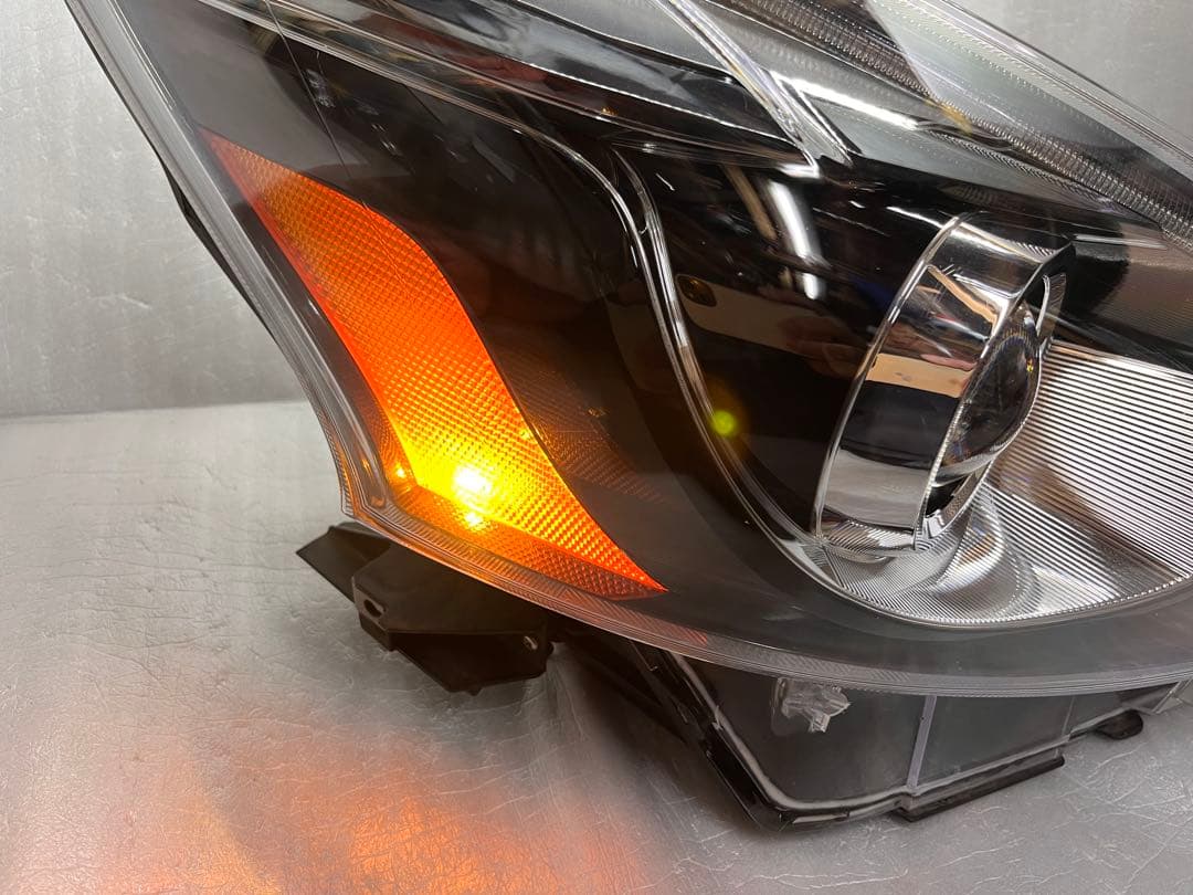 でゅら　G's GR★ プリウスα LEDヘッドライト　US仕様