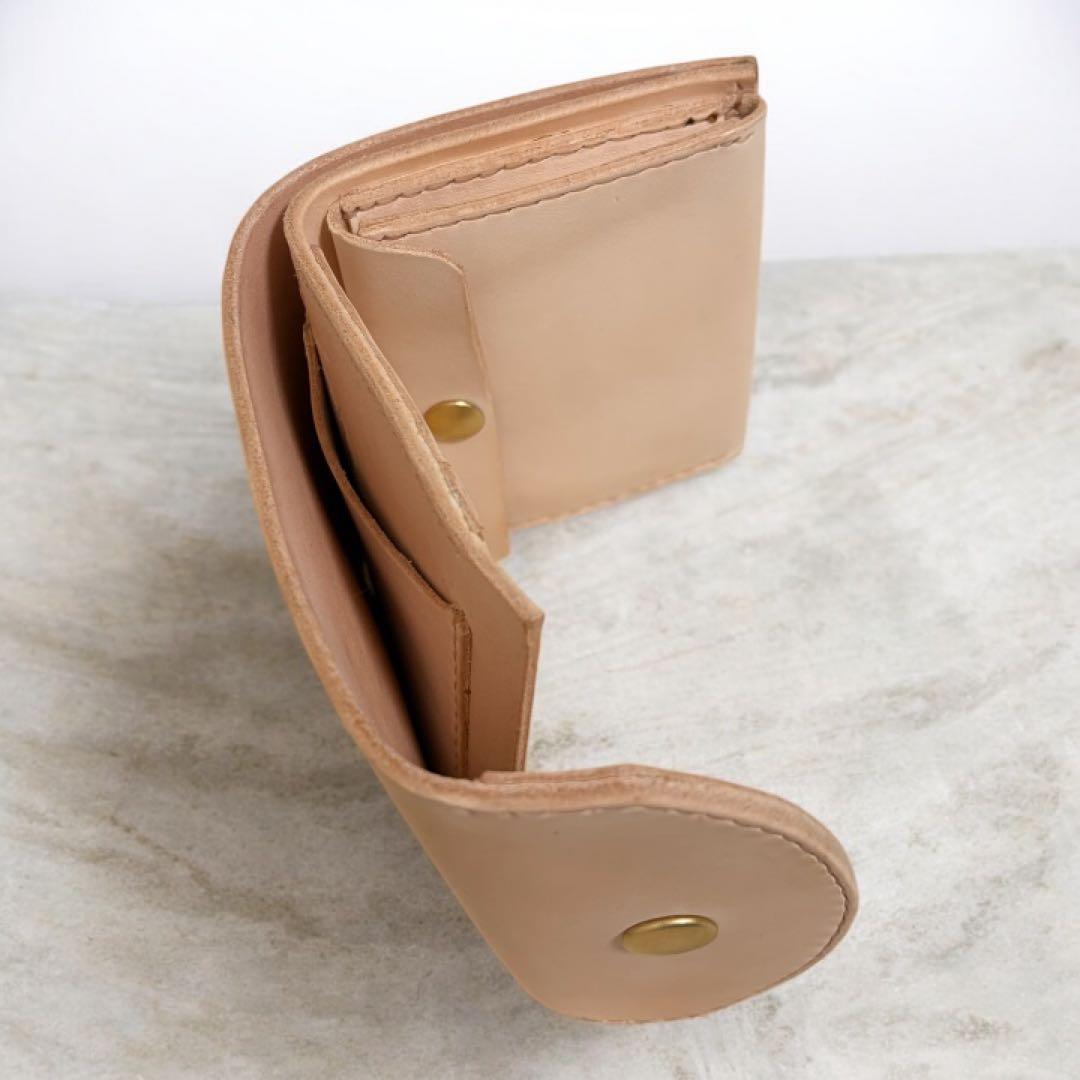 ヌメ革　ミドルウォレット　生成