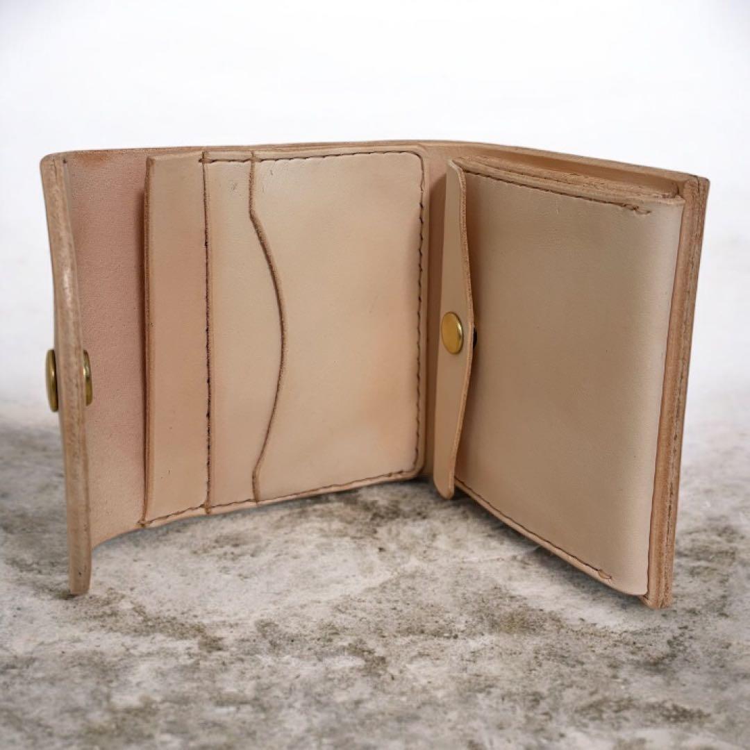 ヌメ革　ミドルウォレット　生成