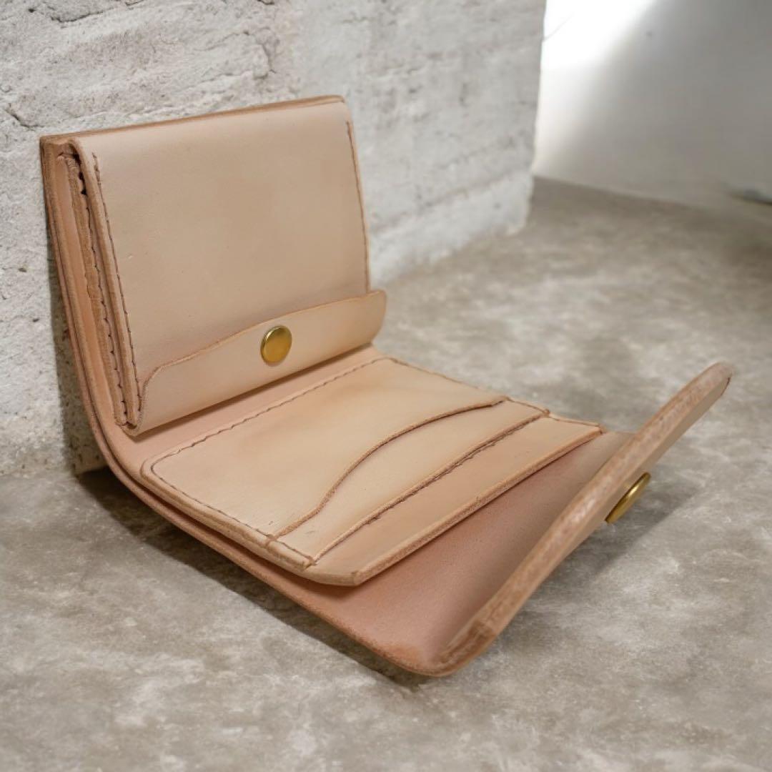 ヌメ革　ミドルウォレット　生成