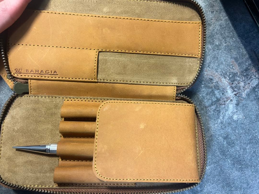 ファーバーカステルギロシェロジウム　MP0.7 おまけ　革製4本挿ペンケース