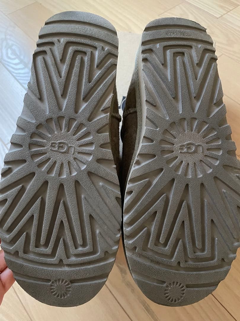 UGG CLASSIC SLIPPERフレームワーク23cmベージュ