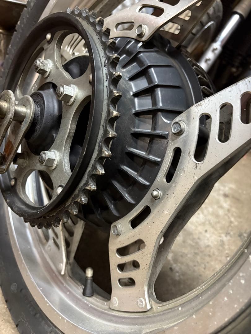 VF400F リアホイール　純正　CBX400F CBR400F 流用　ワイド