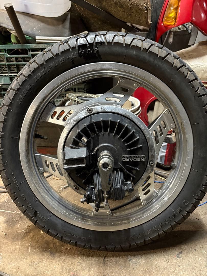 VF400F リアホイール　純正　CBX400F CBR400F 流用　ワイド