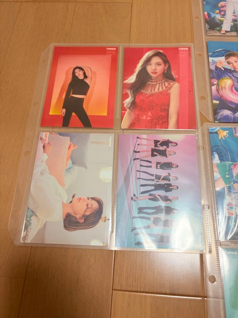 TWICE グッズ まとめ売り（一枚目以降の写真もご覧ください）