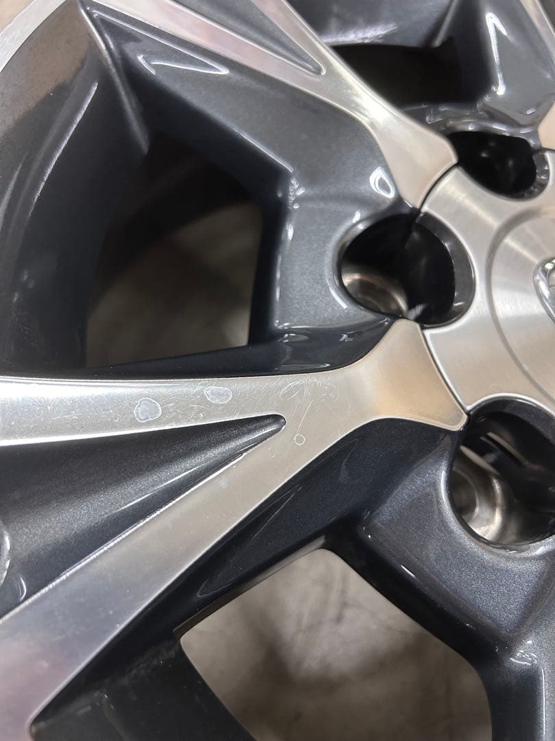 ⭐︎希少 200系ハイエース純正 中古ホイール4本セット 新品ゴムバルブ付き