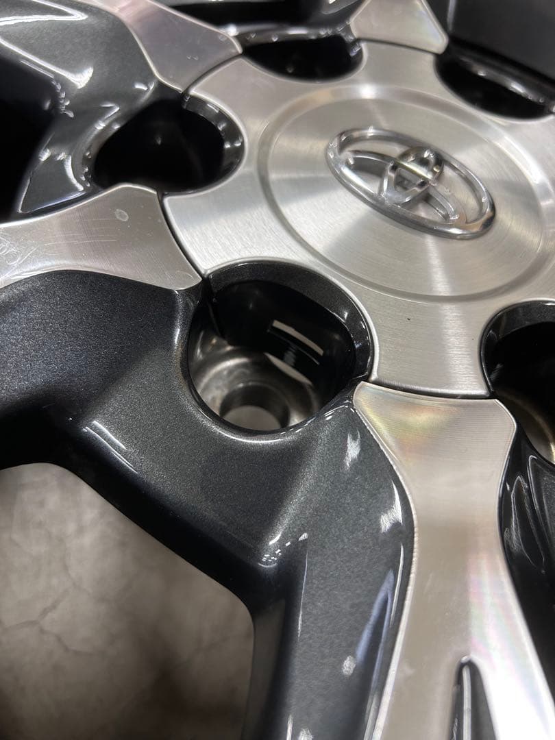 ⭐︎希少 200系ハイエース純正 中古ホイール4本セット 新品ゴムバルブ付き