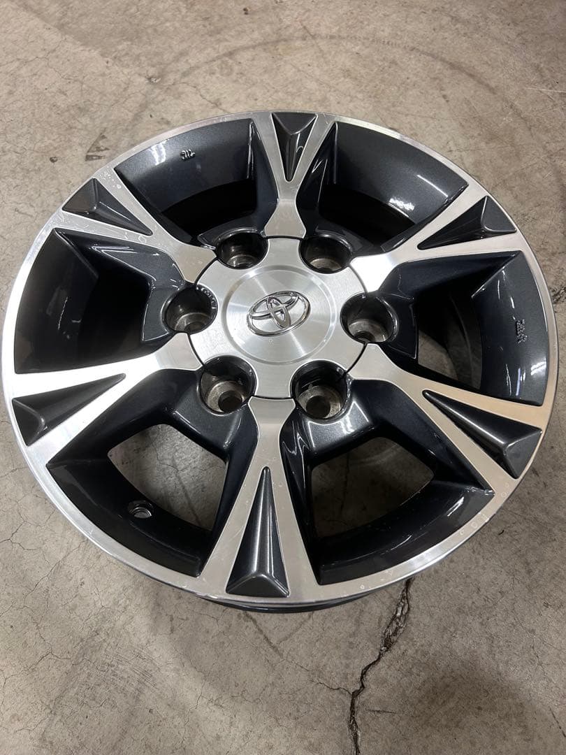 ⭐︎希少 200系ハイエース純正 中古ホイール4本セット 新品ゴムバルブ付き