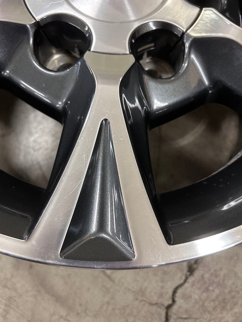 ⭐︎希少 200系ハイエース純正 中古ホイール4本セット 新品ゴムバルブ付き