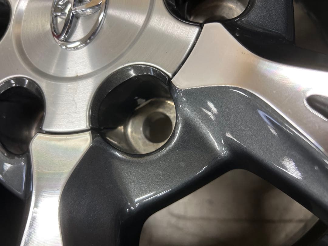 ⭐︎希少 200系ハイエース純正 中古ホイール4本セット 新品ゴムバルブ付き