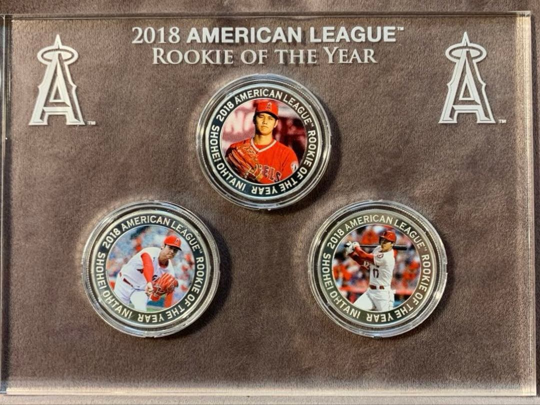 限定500　大谷翔平　2018新人王記念３ディスプレイスタンド　シリアル付