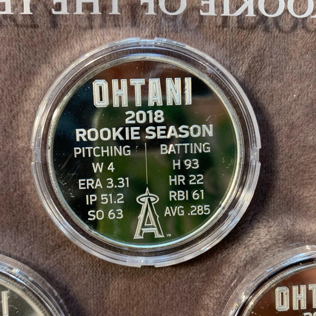 限定500　大谷翔平　2018新人王記念３ディスプレイスタンド　シリアル付