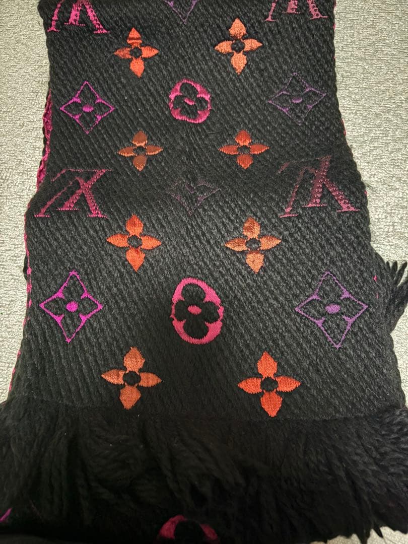 LOUIS VUITTON エシャルプ ロゴマニア レインボー