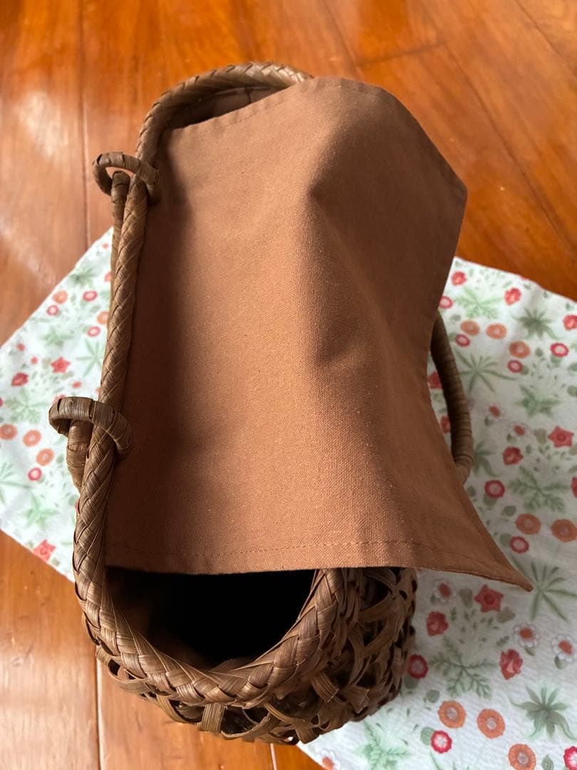 山葡萄かごバッグ　立体花　お値下げ！！