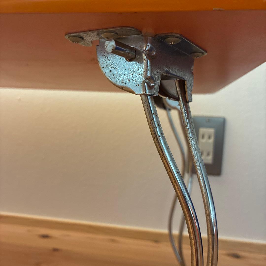 スペースエイジ　レトロポップ　ローテーブル