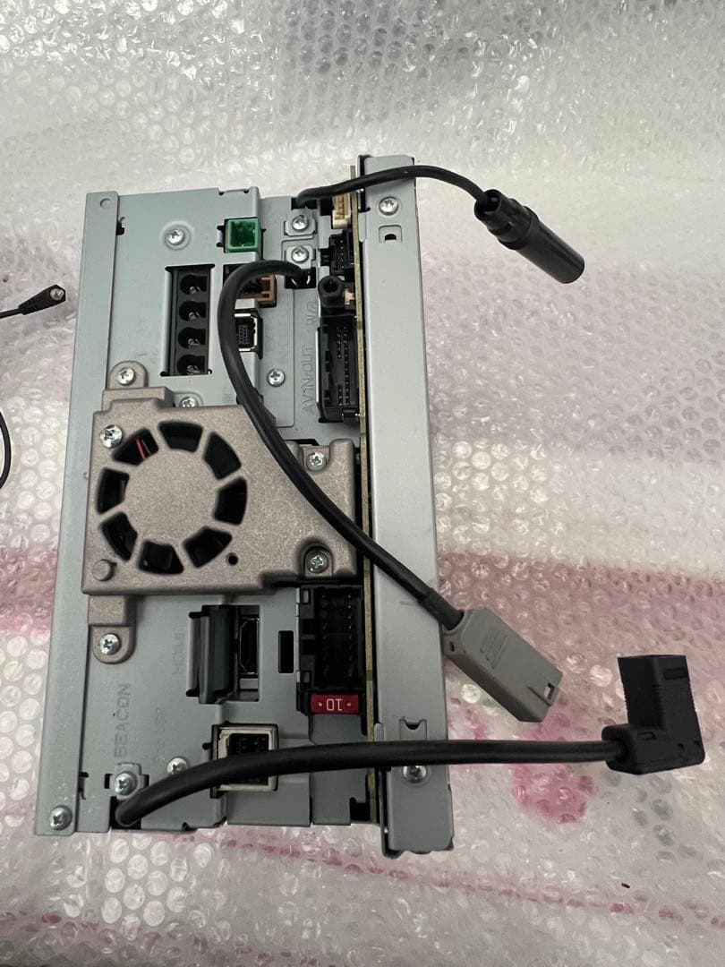 AVIC-ZH0009 カーナビ