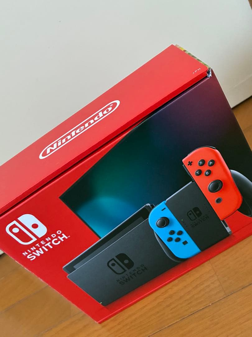 Nintendo Switch 本体ブラック/ブルー/レッド