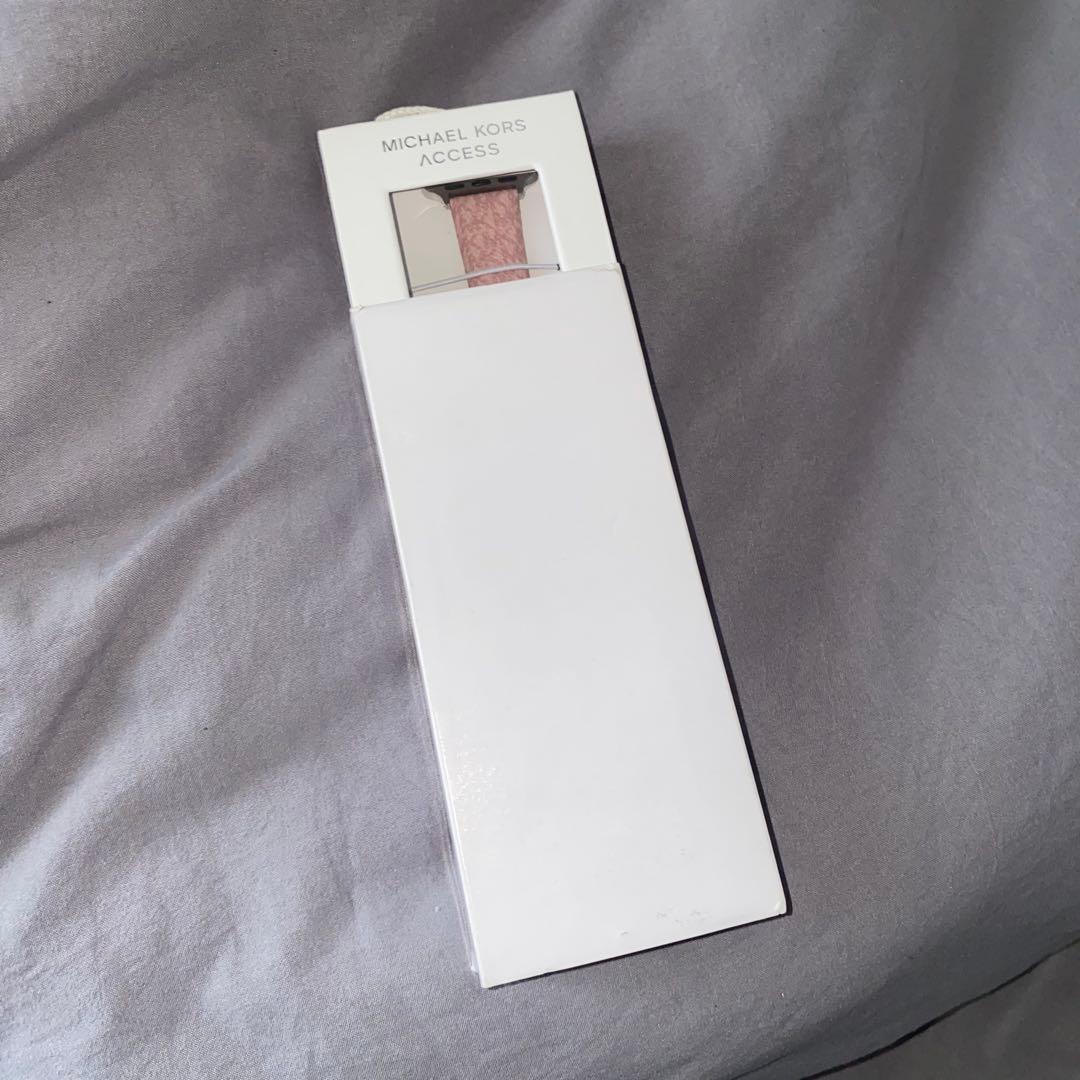 MICHAEL KORS ACCESS ピンクレザーバンド