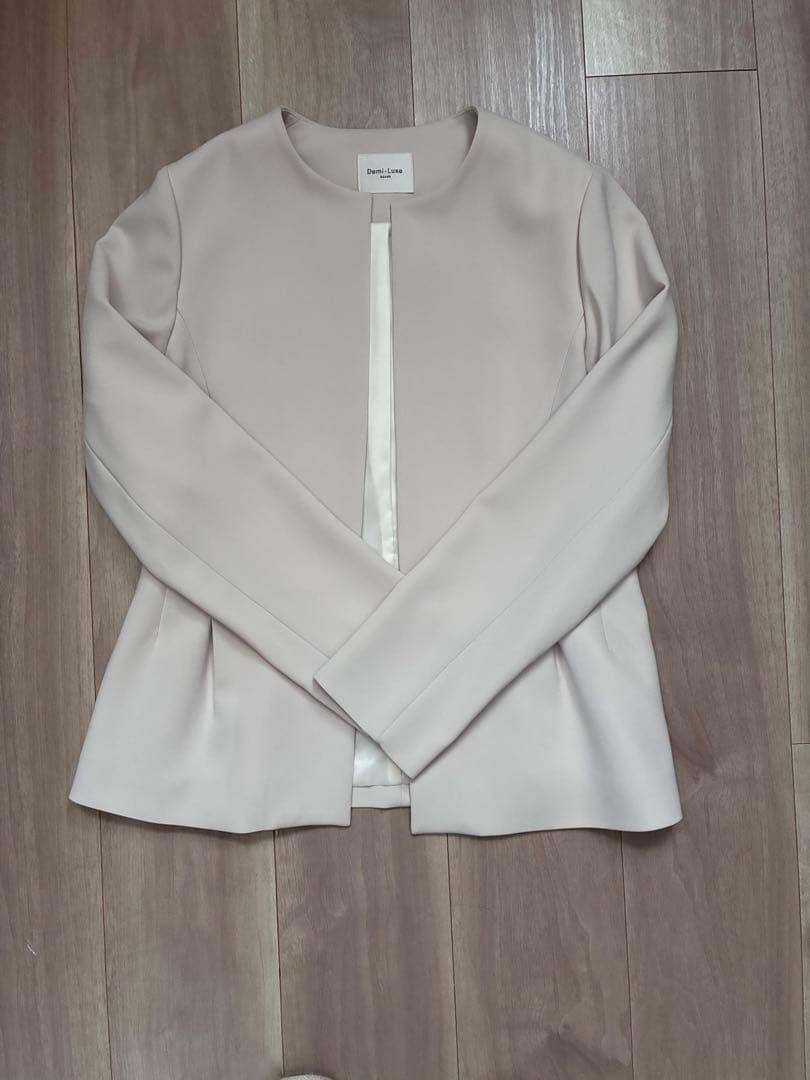 デミルクスビームス　トリアセテートぺプラムジャケット