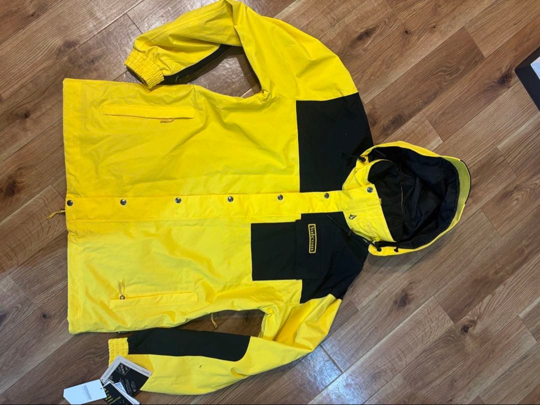 【新品・未使用/アウトレット品】 イエロー✖️ブラック フード付きジャケット　M