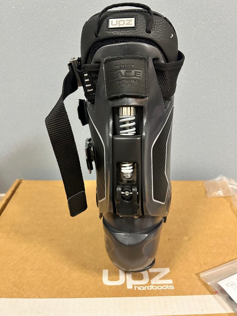 スノーボードハードブーツUPZ RC12 23-24