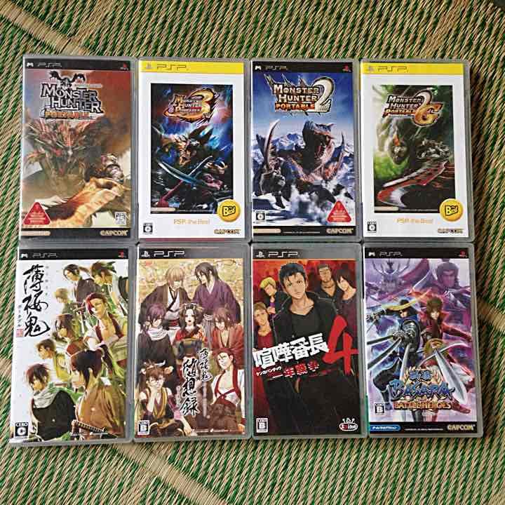 PSPとカセット８つ