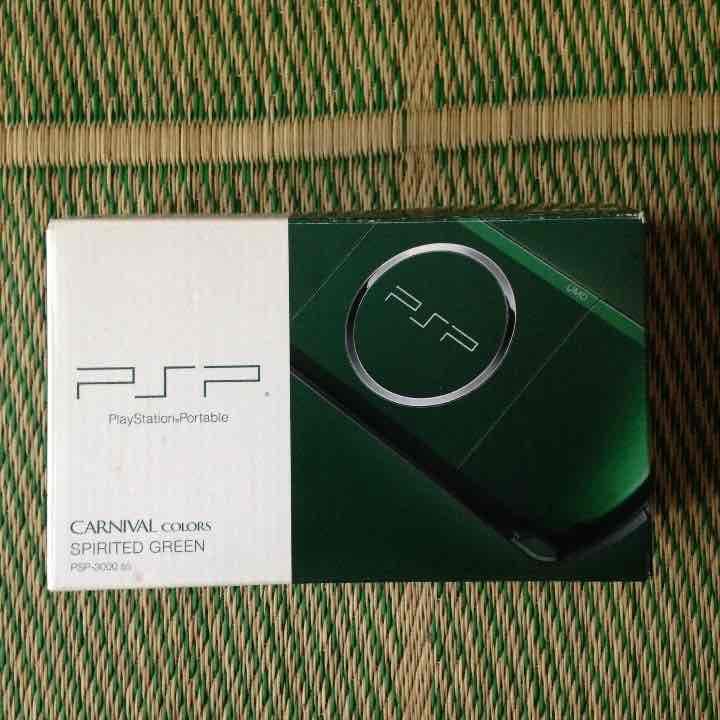 PSPとカセット８つ