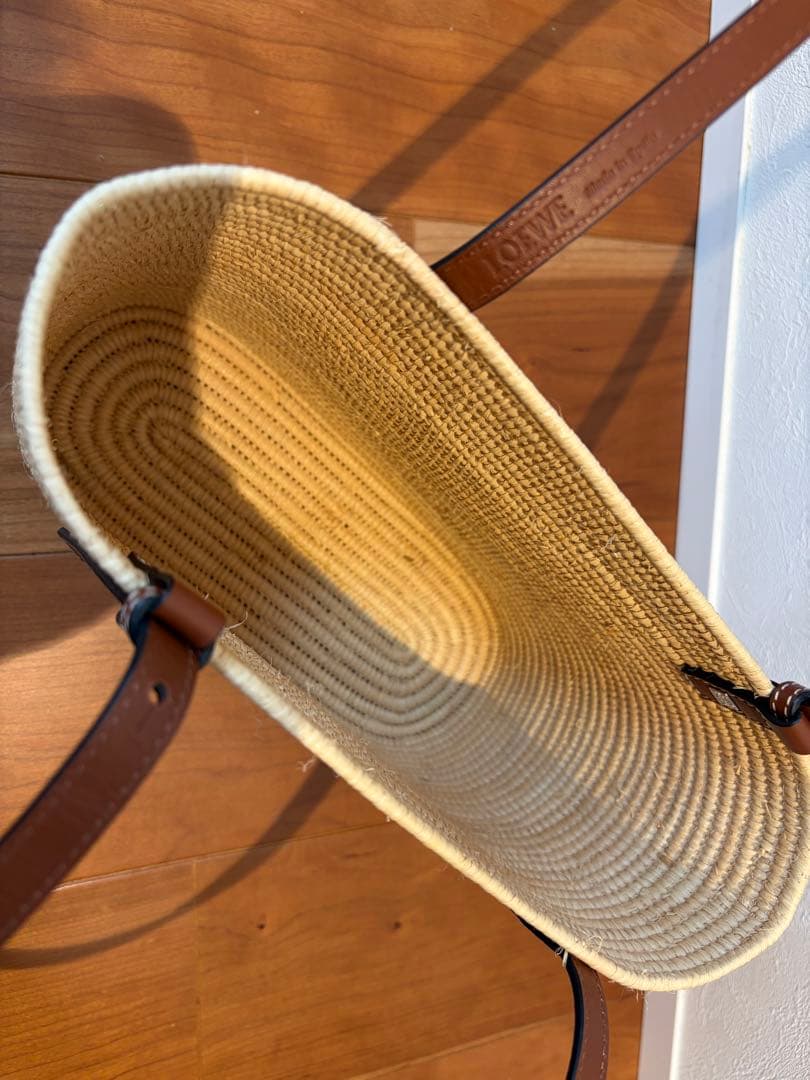 極美品 LOEWE ロエベ　スクエアカゴバック　内袋巾着付き