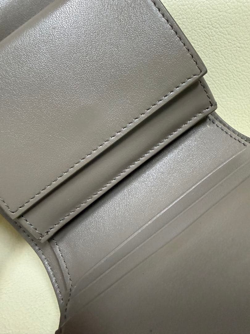 CELINE セリーヌ スモール トリフォールド ウォレット　ペブル