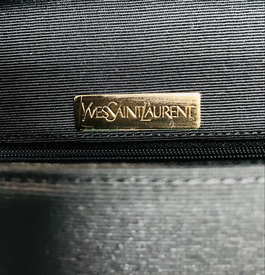 Yves Saint Laurent ブラック クラッチバッグ