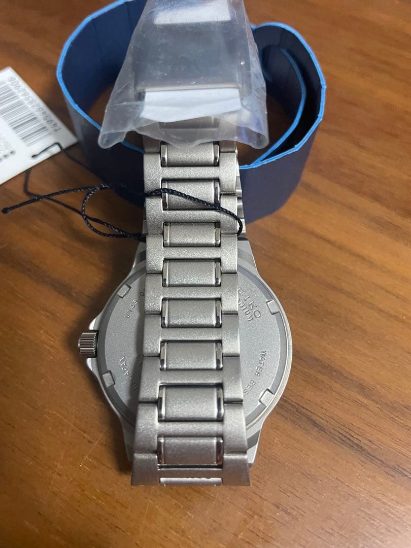 稼働品 SEIKO セイコー ソーラー チタニウムV145-0D60腕時計未使用