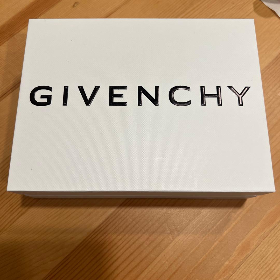 GIVENCHY ミニ財布 ホワイトレザー